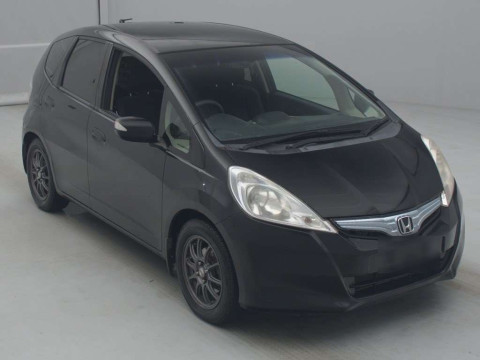 2011 Honda Fit Hybrid GP1[2]