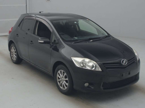 2012 Toyota Auris NZE154H[2]