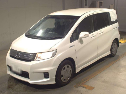 2013 Honda Freed spike hybrid GP3[0]