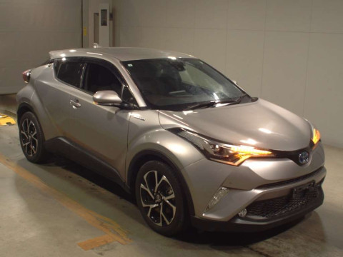 2017 Toyota C-HR ZYX10[2]