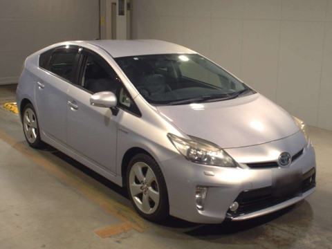 2013 Toyota Prius ZVW30[2]