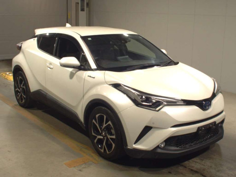 2017 Toyota C-HR ZYX10[2]