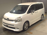 2010 Toyota Voxy