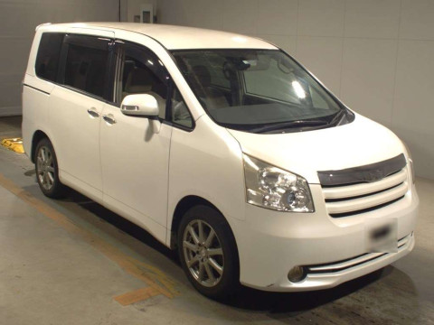 2009 Toyota Noah ZRR70G[2]