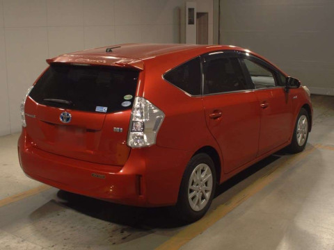 2012 Toyota Prius alpha ZVW40W[1]