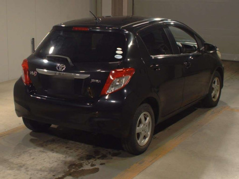 2011 Toyota Vitz KSP130[1]