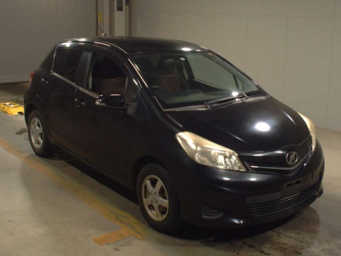 2011 Toyota Vitz KSP130[2]