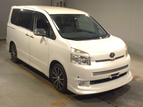 2010 Toyota Voxy ZRR70W[2]