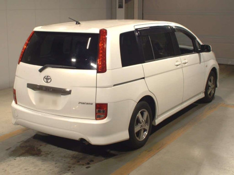 2005 Toyota Isis ZNM10W[1]