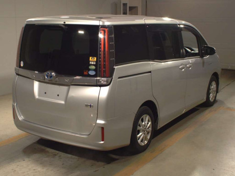 2017 Toyota Noah ZWR80G[1]