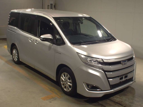 2017 Toyota Noah ZWR80G[2]