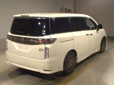 2016 Nissan Elgrand TE52[1]