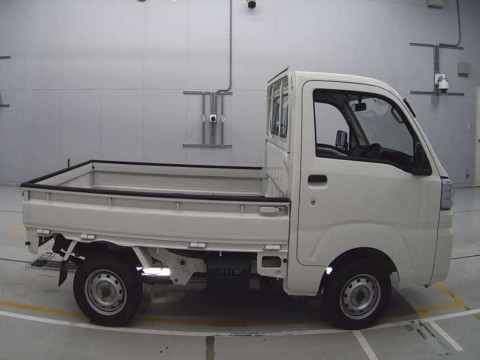 2018 Daihatsu Hijet Truck S500P[2]