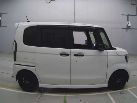 2022 Honda N-BOX CUSTOM JF3[2]