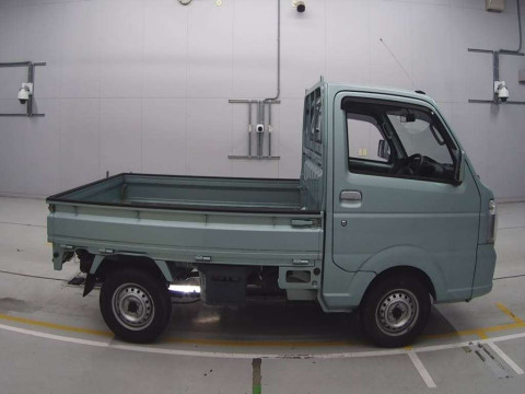 2017 Suzuki Carry Truck DA16T[2]