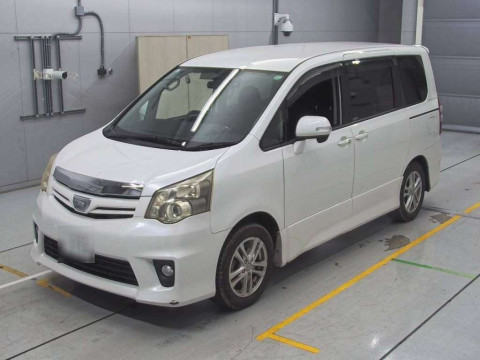 2011 Toyota Noah ZRR70W[0]