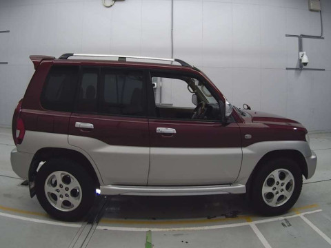 2004 Mitsubishi Pajero iO H77W[2]