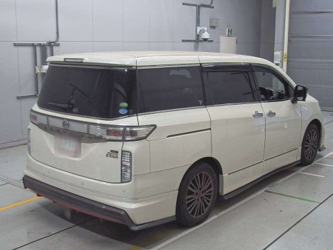 2014 Nissan Elgrand PNE52[1]