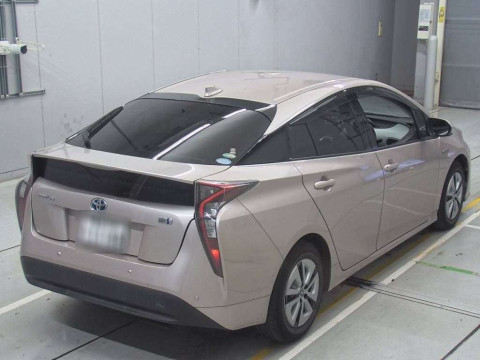 2016 Toyota Prius ZVW51[1]