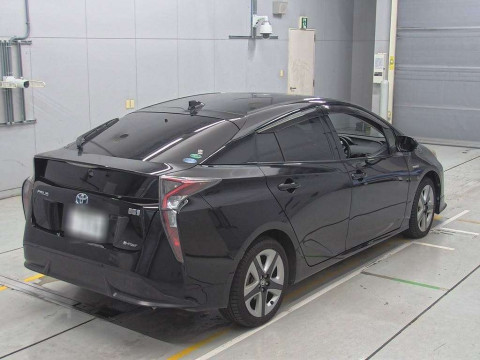 2016 Toyota Prius ZVW55[1]