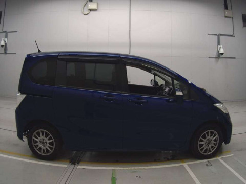 2014 Honda Freed GB3[2]