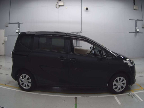 2016 Toyota Sienta NSP170G[2]