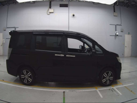 2012 Honda Step WGN Spada RK6[2]