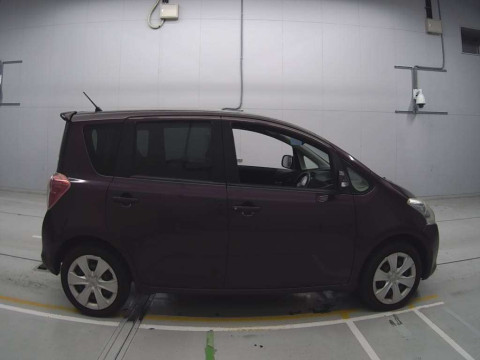 2010 Toyota Ractis NCP100[2]