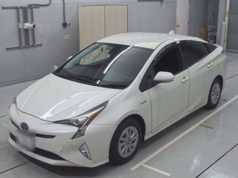 2016 Toyota Prius ZVW50[0]