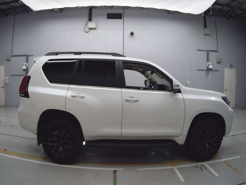 2019 Toyota Land Cruiser Prado GDJ150W[2]