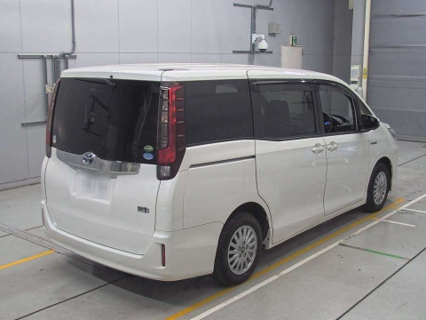 2016 Toyota Noah ZWR80G[1]