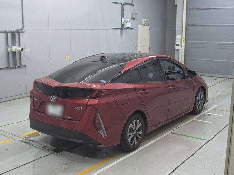 2017 Toyota Prius PHV ZVW52[1]