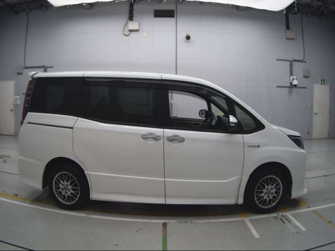 2018 Toyota Noah ZWR80W[2]