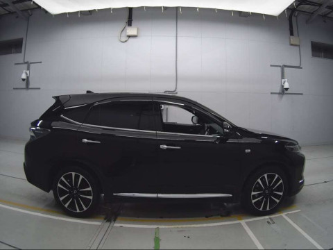 2015 Toyota Harrier ZSU60W[2]