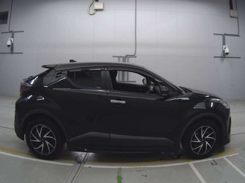 2018 Toyota C-HR ZYX10[2]