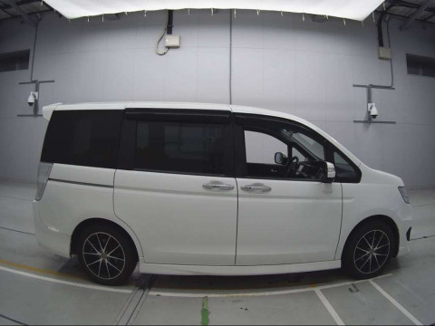 2012 Honda Step WGN Spada RK5[2]