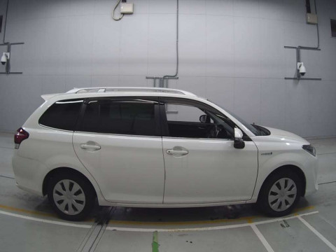 2015 Toyota Corolla Fielder NKE165G[2]