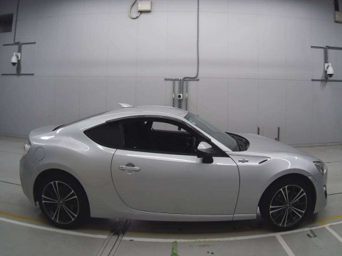 2012 Toyota 86 ZN6[2]