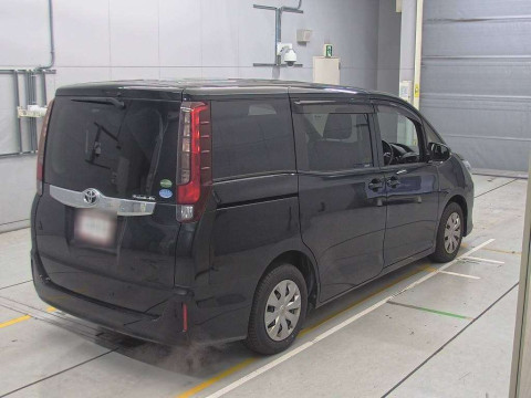 2014 Toyota Noah ZRR80G[1]