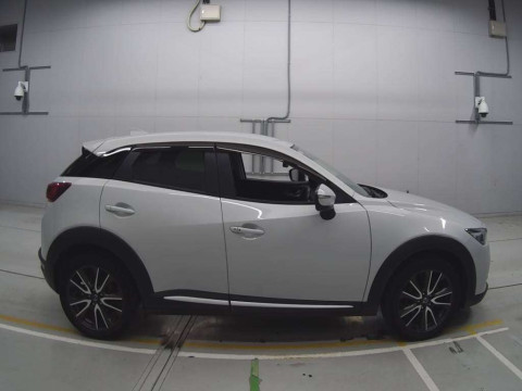 2015 Mazda CX-3 DK5FW[2]