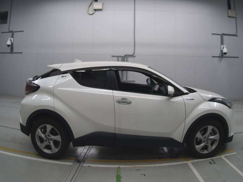 2018 Toyota C-HR ZYX10[2]