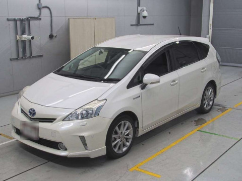 2011 Toyota Prius alpha ZVW41W[0]