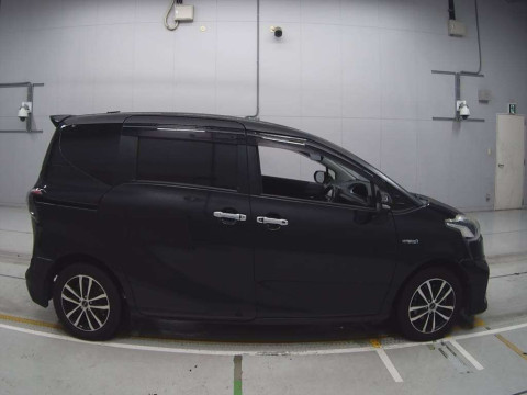 2017 Toyota Sienta NHP170G[2]