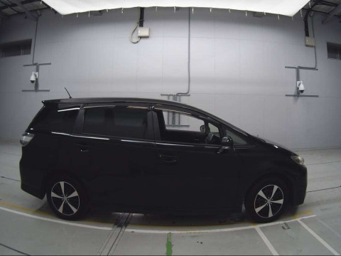 2013 Toyota Wish ZGE20W[2]