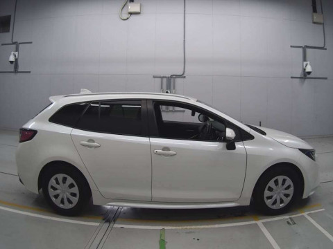 2021 Toyota Corolla Touring Wagon ZWE211W[2]