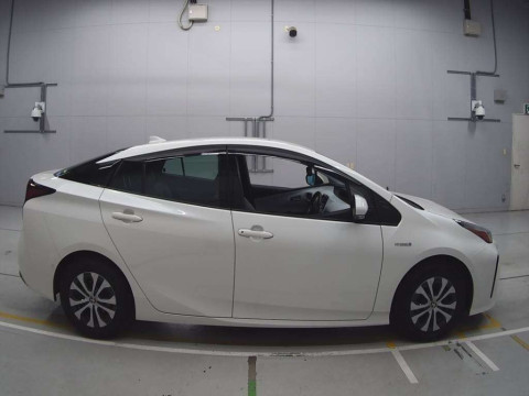 2019 Toyota Prius ZVW51[2]