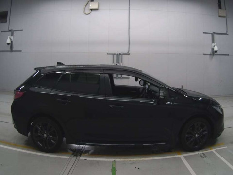 2020 Toyota Corolla Touring Wagon ZRE212W[2]