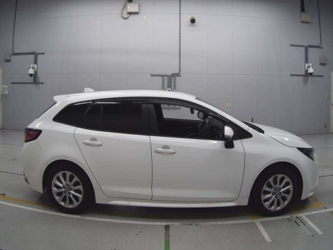 2021 Toyota Corolla Touring Wagon ZRE212W[2]