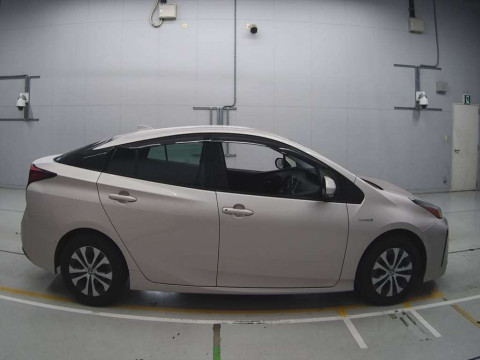 2019 Toyota Prius ZVW51[2]