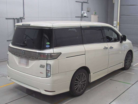 2015 Nissan Elgrand TE52[1]